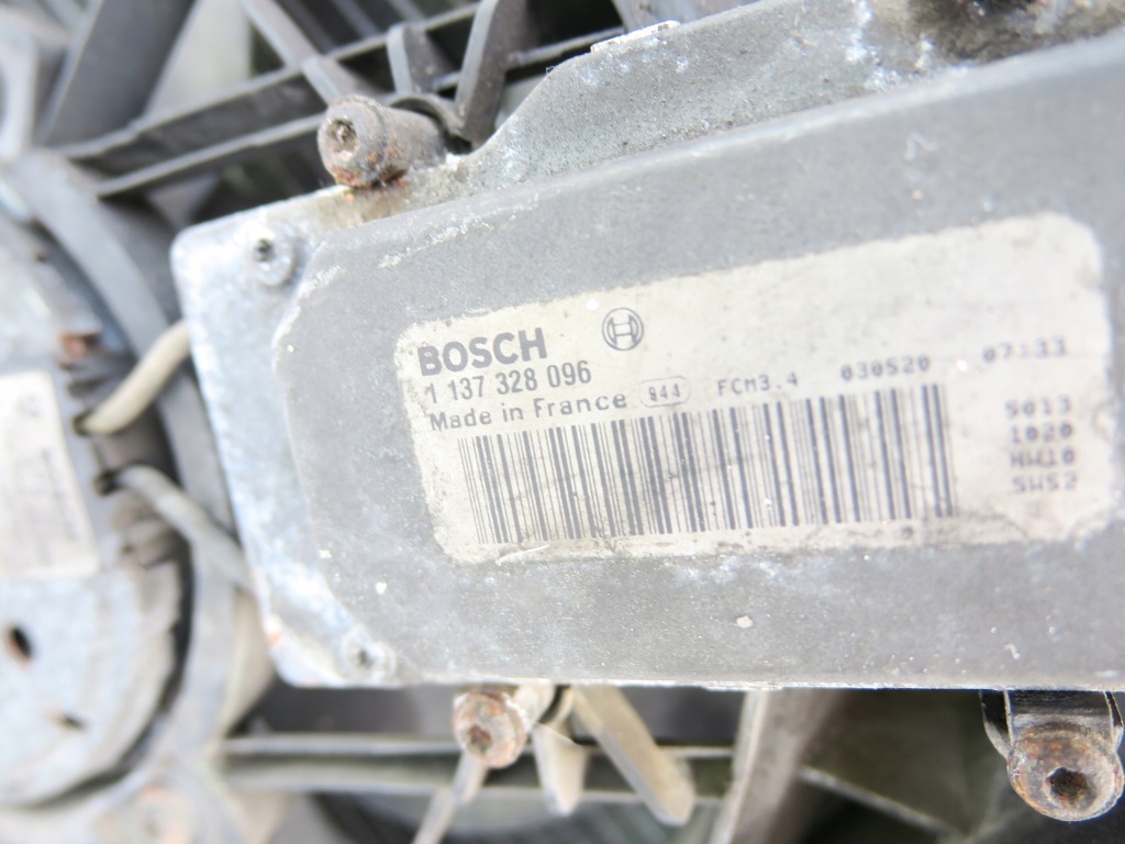 Набор радиатор воды кондиционера 4,5 v8 porsche cayenne 1 1 7l5 02- Доставка