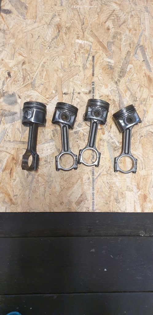 фото №1, Поршень kobrowód master 2,3 dci 857145+w191