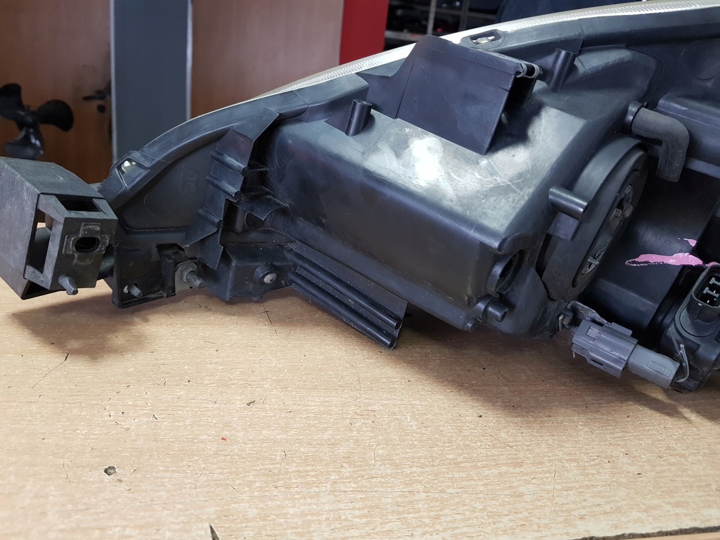 фото №6, Фара лампа правая mazda 5 lift 8-10r