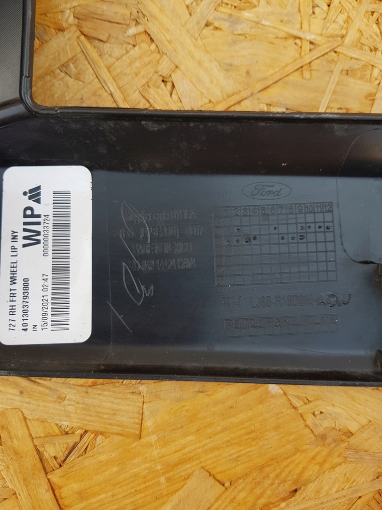 фото №11, Ford mustang mach e молдинг крыла перед правая