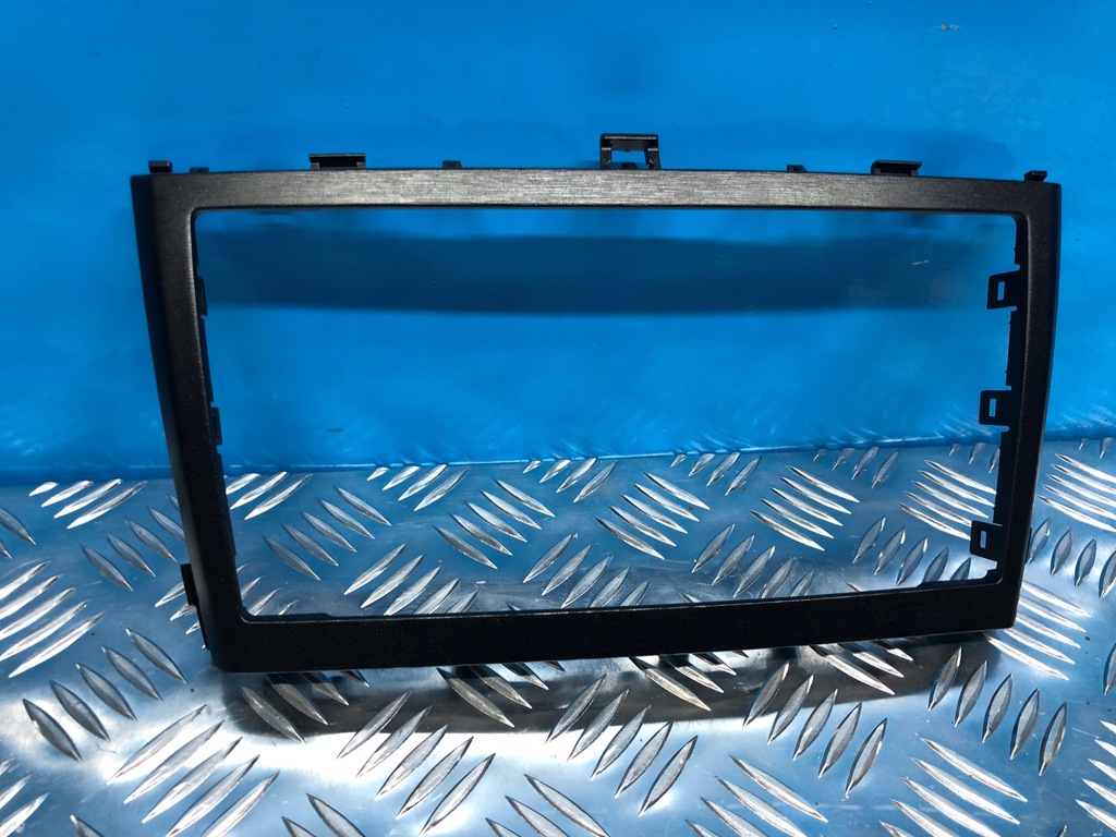 фото №1, Toyota avensis iii t27 рамка радіо навігації dekor