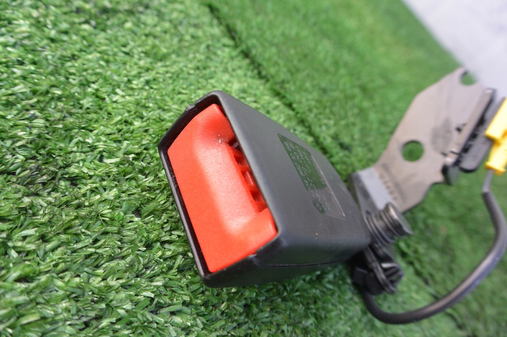 фото №5, Кліпса поперечина права задня mercedes w204 w207 lift