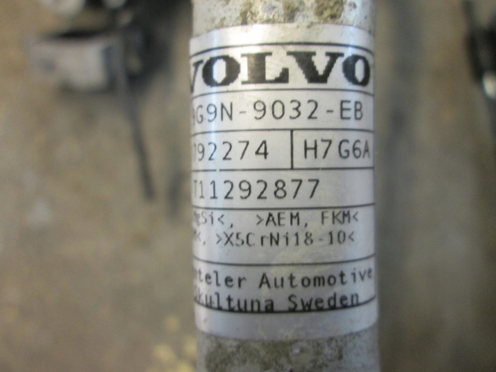 Volvo v60 s60 ii шланг труба заливної пального 2011 r в Україні