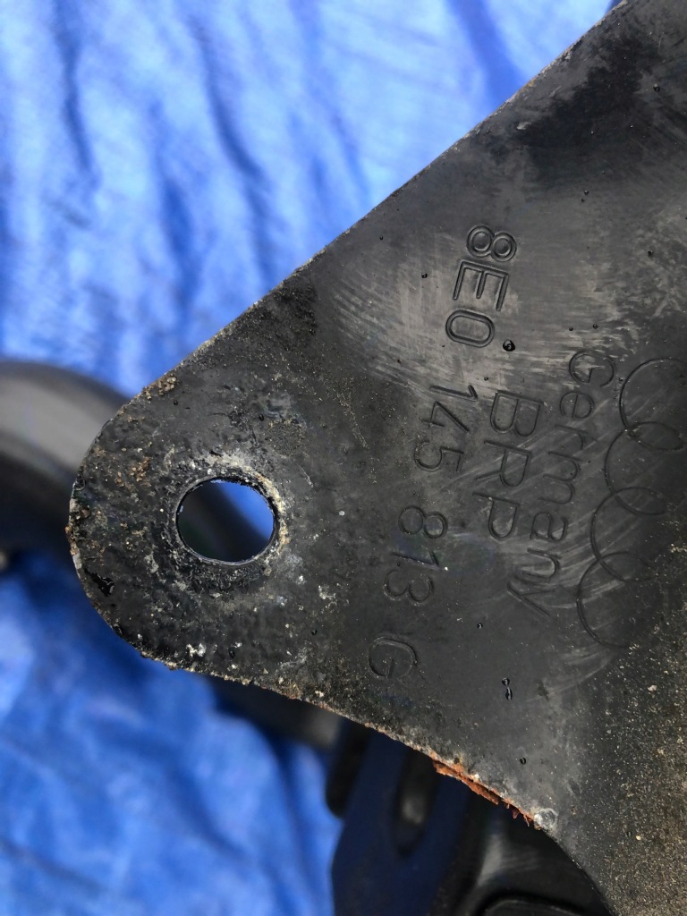 Радиатор интеркулер 2.0 tfsi audi 8e0145805aa в Украине