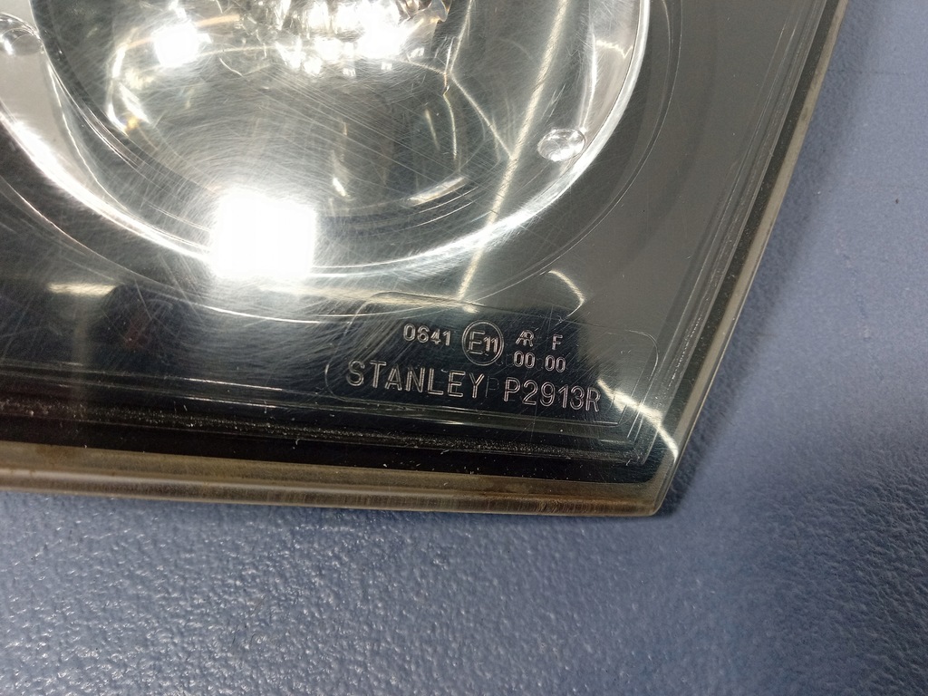 фото №8, Mazda 3 i bk hb лампа задняя правая w крышка p2913r