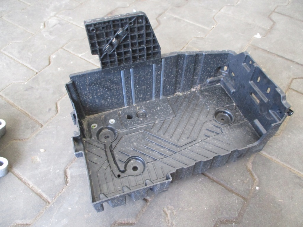 Купити Peugeot 208 2 corsa f основа акумулятор 9823533180