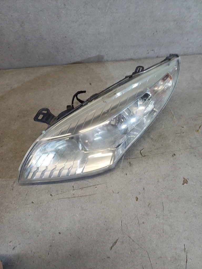 фото №1, Лампа ліва перед renault megane iii nr. 260600017r