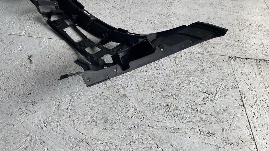 фото №7, Mercedes c w205 amg направляющая правый перед