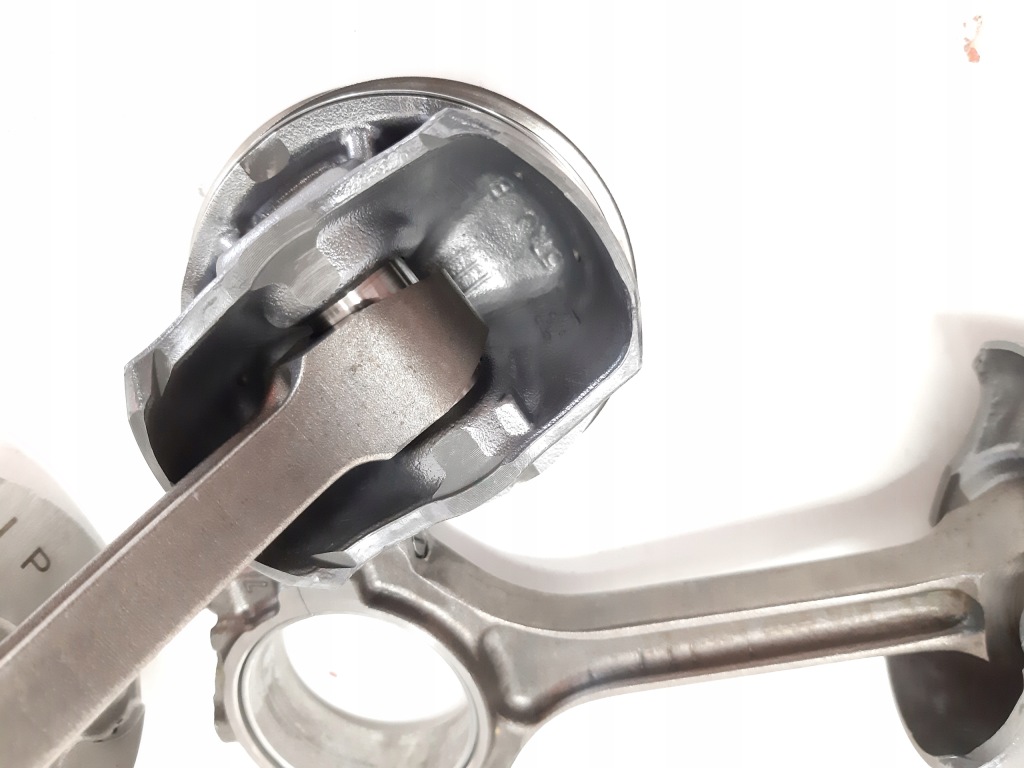 Opel1.4 16v поршень з шатун 12645554 lv7 b14xe Недорого