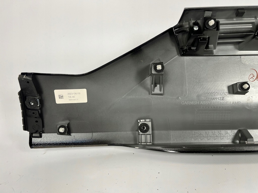 фото №12, Mitsubishi eclipse cross 21- молдинг накладка крышки багажника