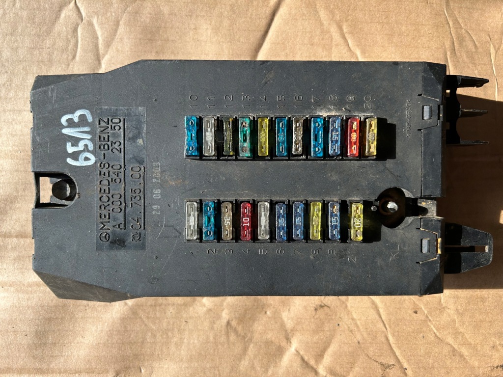 Купити Коробка запобіжників mercedes-benz оригінальний номер a0005402350