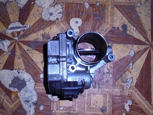 фото №1, Renault master ii 2.5 dci дроссельная заслонка