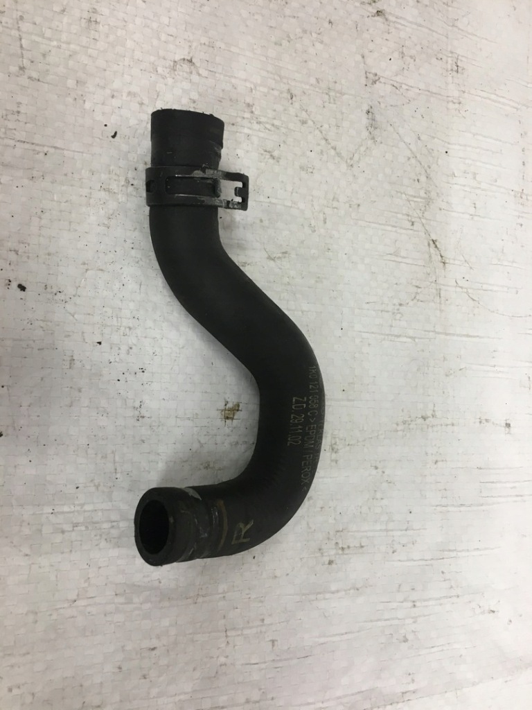 Купити Патрубок труба води dodge caliber 2.0 crdi 1k0121058c