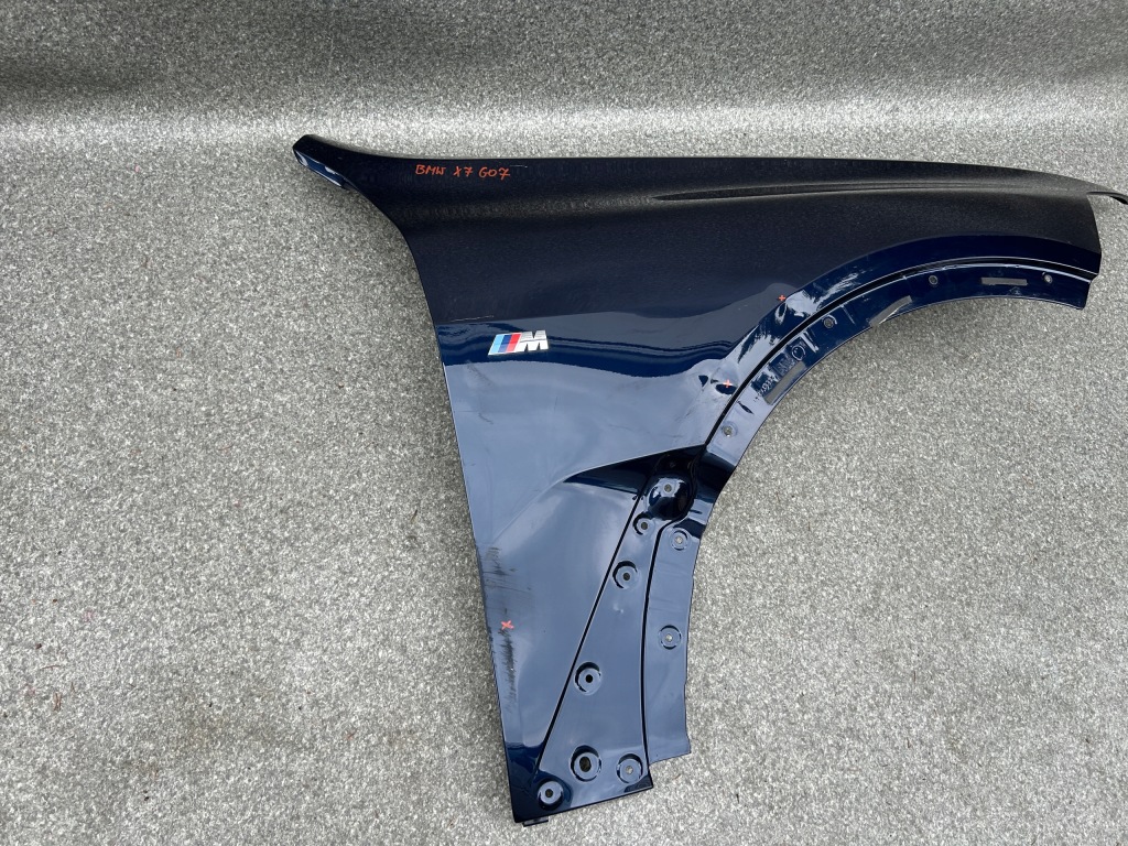 Крыло  правый  передний bmw x7 g07 poznan Доставка