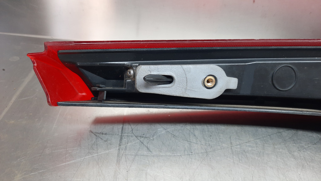 фото №9, Лампа задня задня ліва 32293876 volvo v90 пошкоджені кріплення