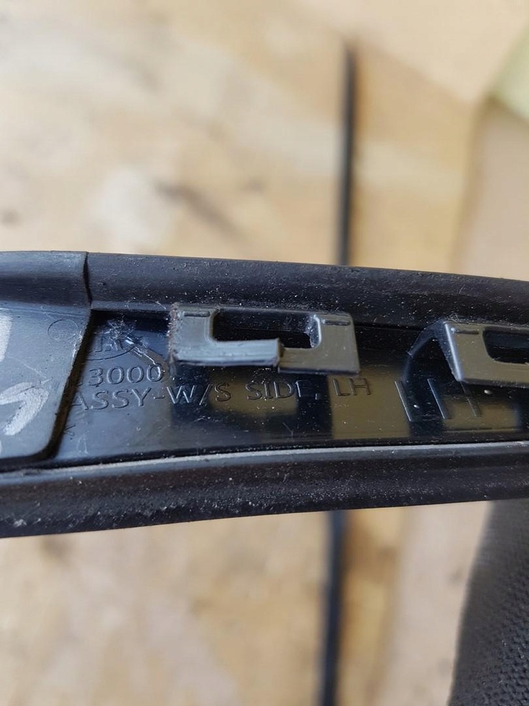 фото №6, Молдинг стекло лобовое правая hyundai i30 iii