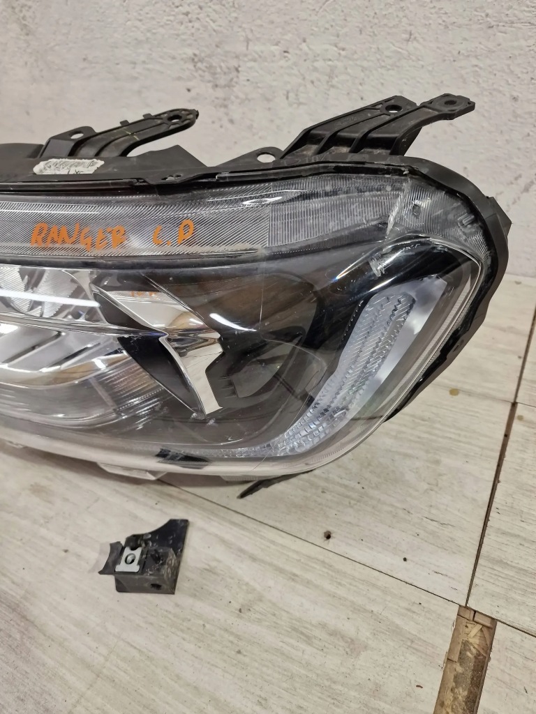 фото №2, Лампа перед левая ranger lift full led jb3b-13e015