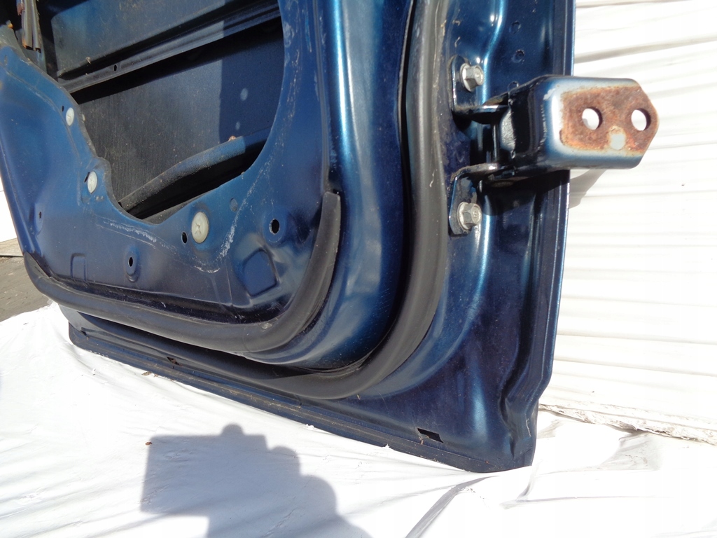 Mazda 6 дверь левое  задняя 32c хэтчбек 02-08 Оригинал