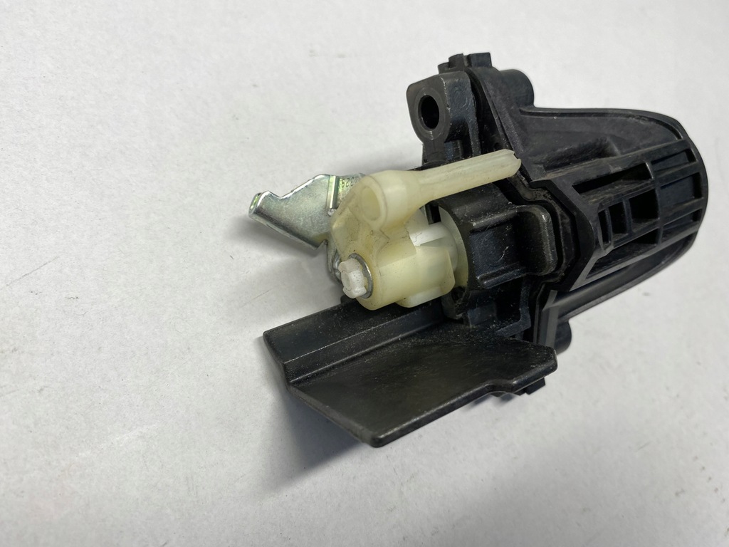 фото №4, Замок кнопка кришки багажника citroen c1 ii