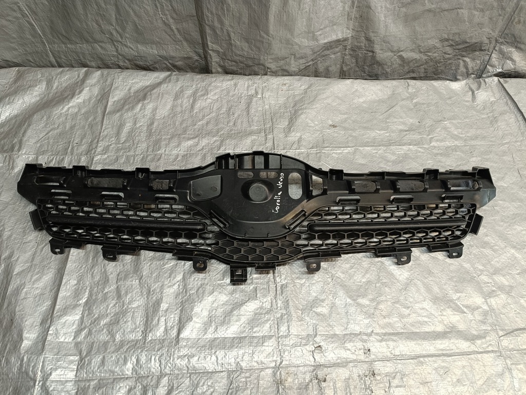 фото №1, Corolla verso ii решітка радіатора решітка радіатора бампера перед 53111