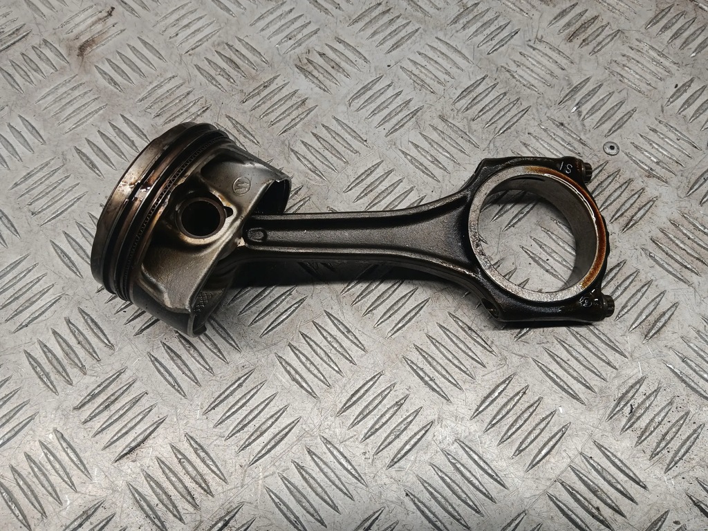 фото №1, Audi q7 4m 06m107066ab поршни