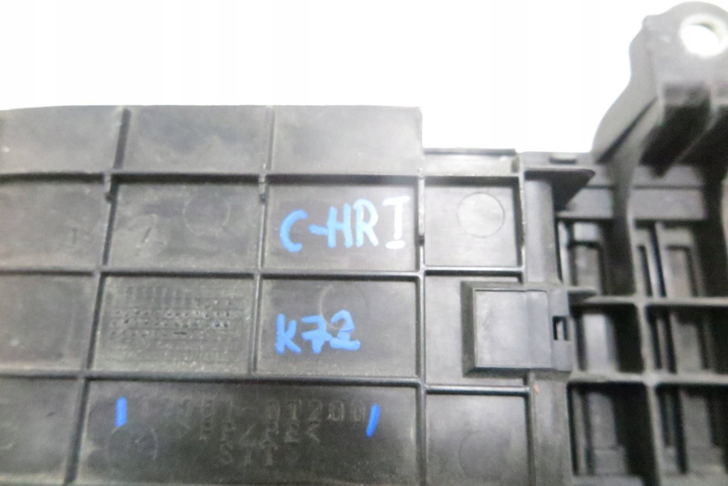 фото №11, Впуск канал повітря toyota c-hr i 17751-0t200