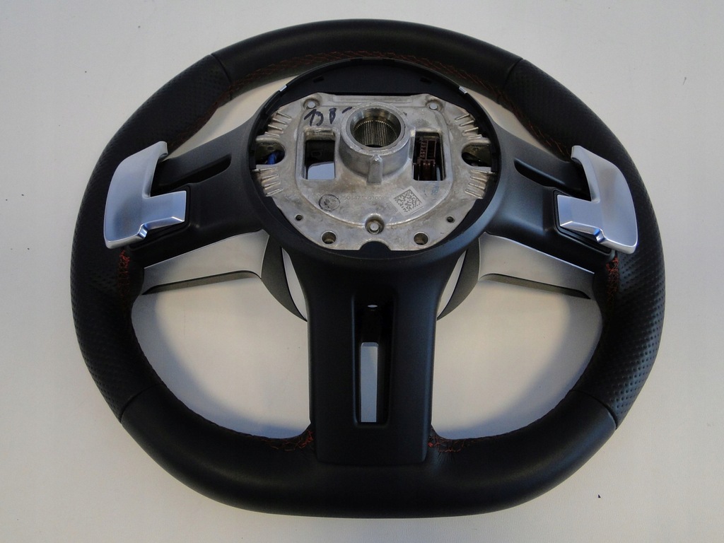 фото №13, Mercedes воздуховод amg кожа czerwona nić cla 118 c118 x118 w118 lift