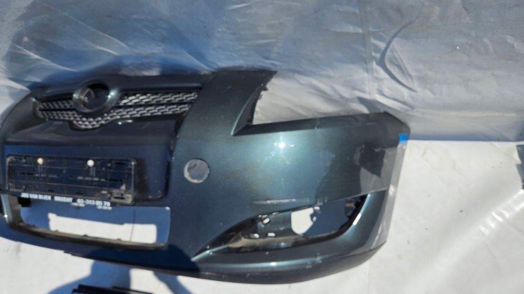 Бампер toyota auris 1 06-09 перед передній оригінал Зі Шроту