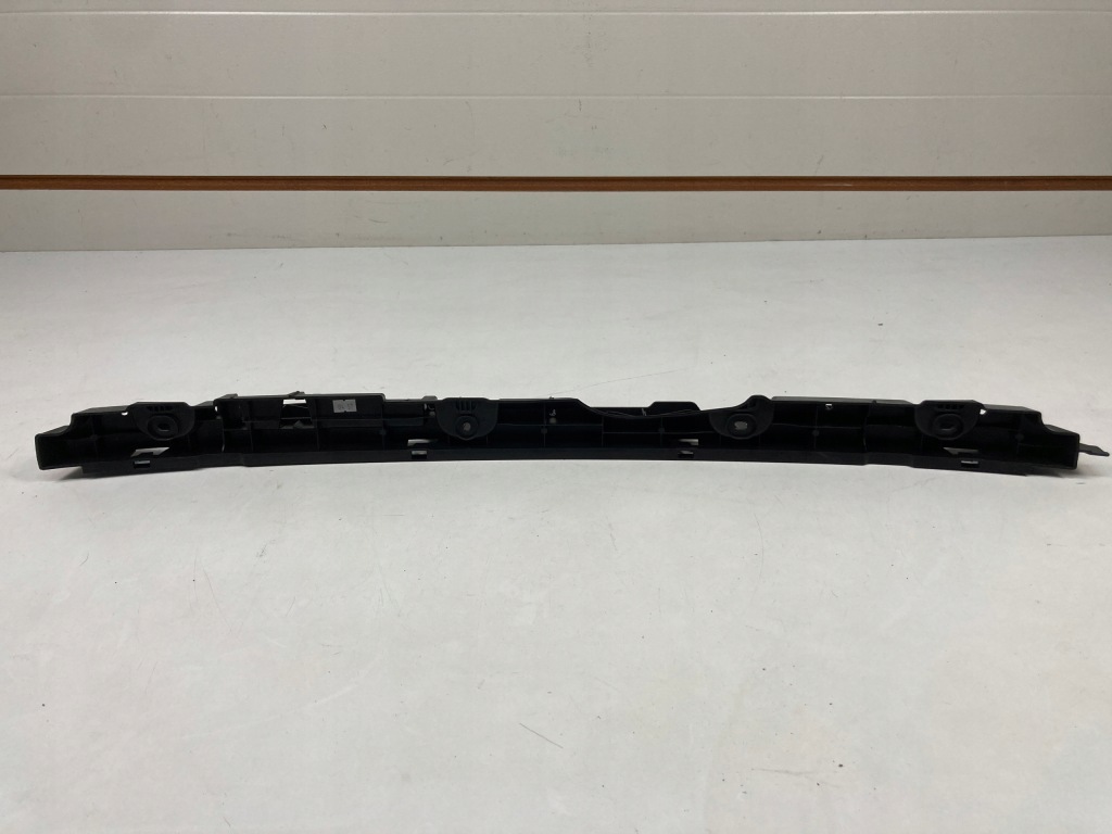 Купити Напрямна бампера заднього vw passat b8 kombi 3g9