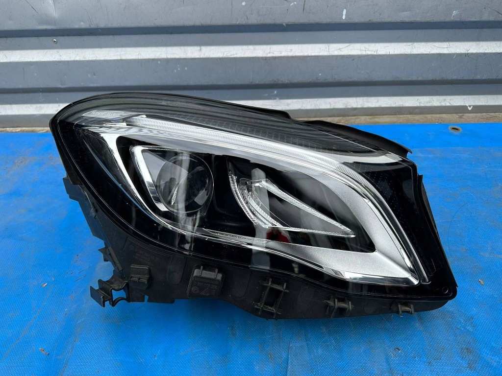 Купити Mercedes-benz gla w156 права лампа led стан ! a1569067000