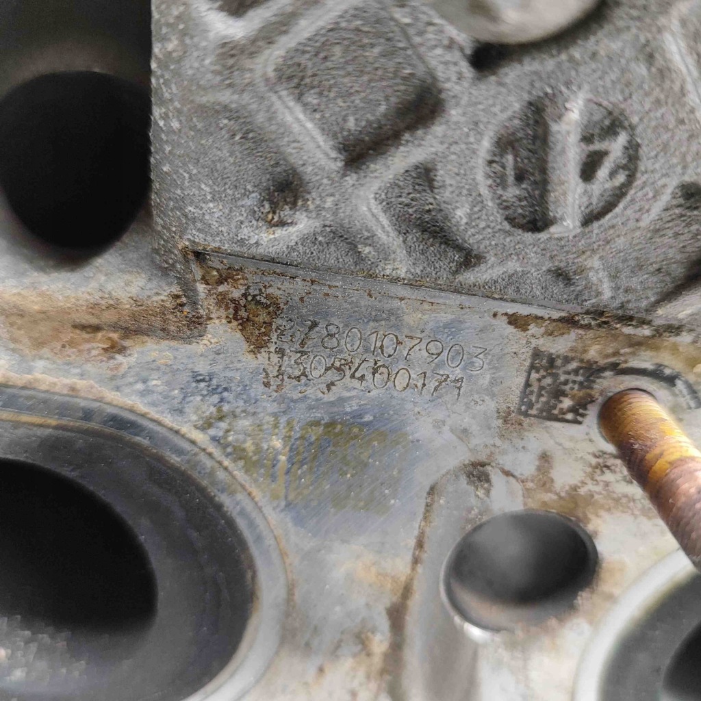 Головка лівий сторони mercedes-benz cls c218 a2780107903 28073605 4.7l Київ