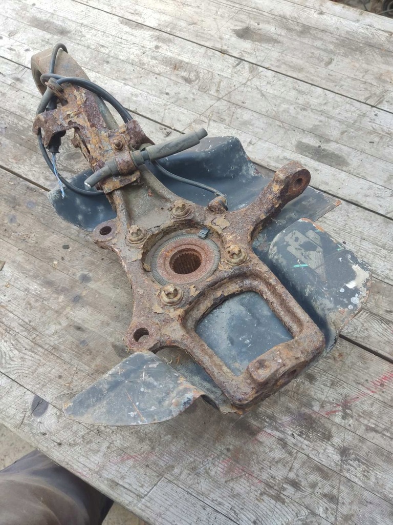 фото №4, Поворотный кулак alfa romeo 159 правый перед