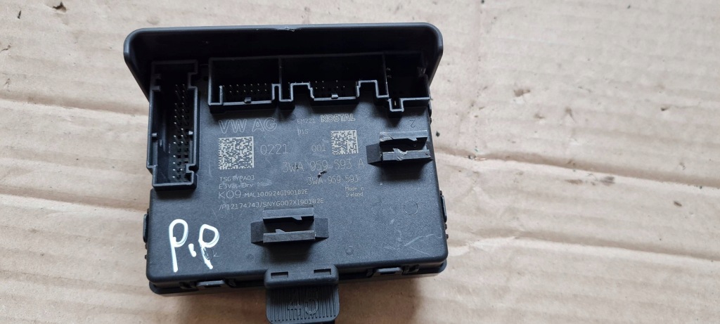 фото №1, S3 8y a3 lift модуль блок управления дверь перед 3wa959593a