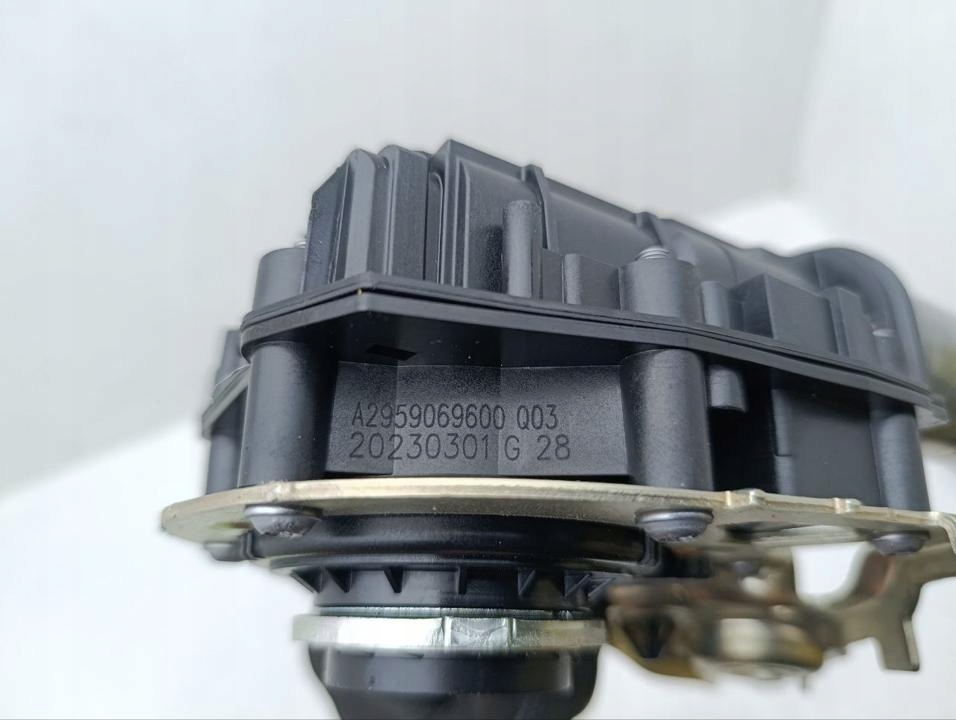 фото №6, Електричний механізм підйому багажника mercedes-benz eqe v295 2023 a29