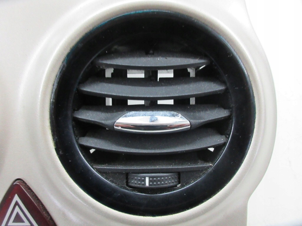 фото №4, Opel corsa d 1.2 3d решётка обдув рамка радио панель