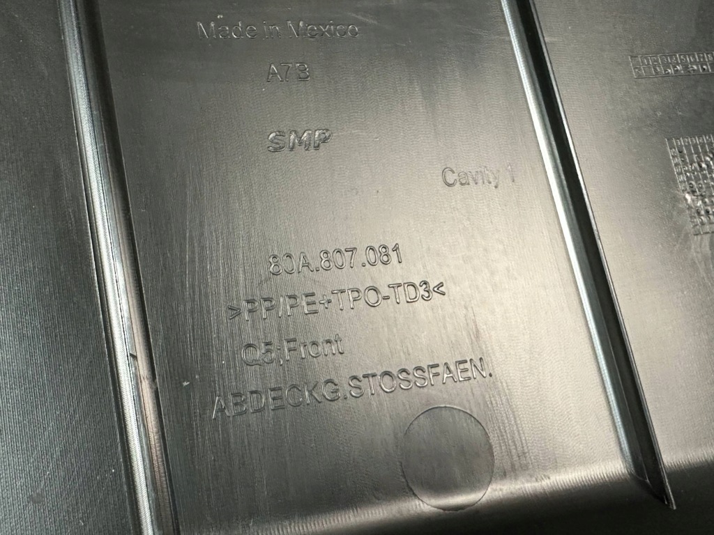 Audi q5 2 80a накладка верхний поперечина передний перед 80a807081 Недорого