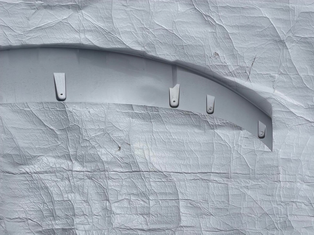 фото №8, Porsche taycan cross накладка спойлер бампера передній передня 9j0