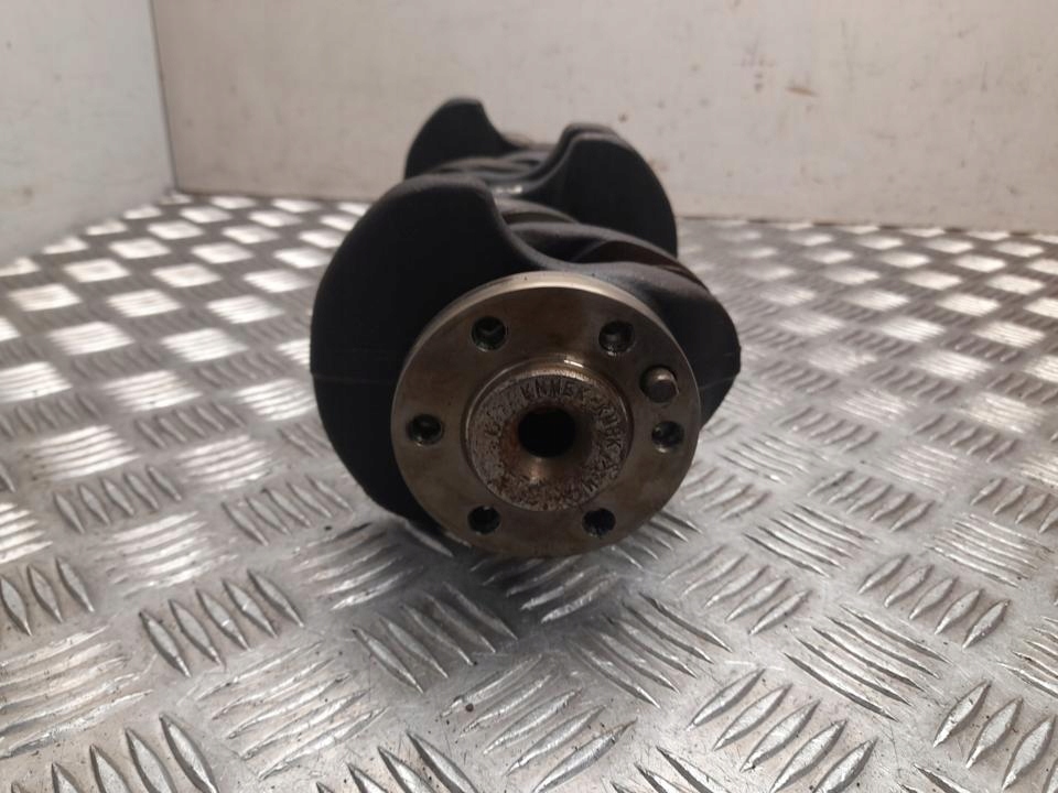 Wał коленчатый bmw 1 2012 11129301808 в Украине