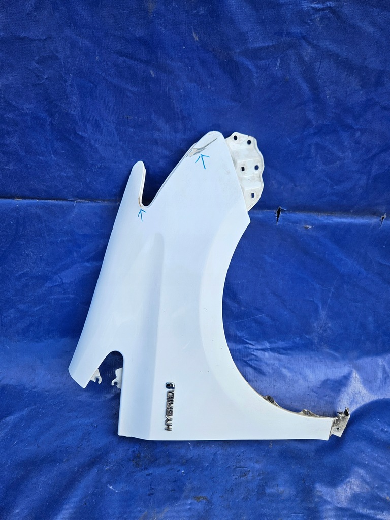 фото №1, Toyota prius plus крыло правый 040