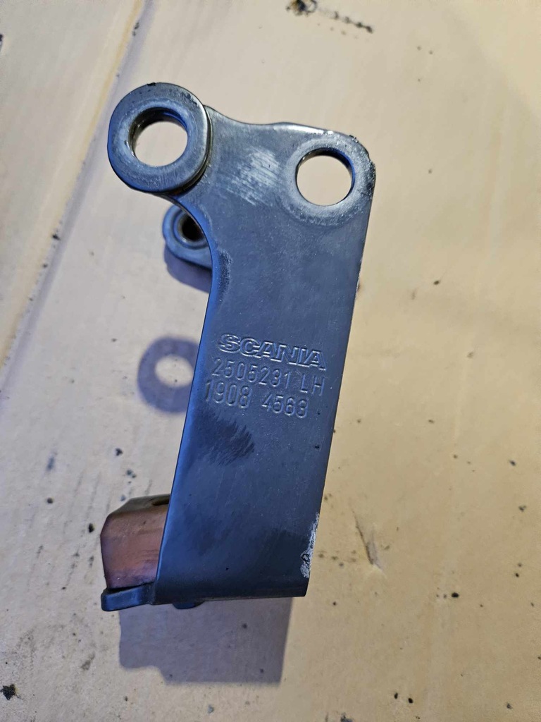 фото №1, Scania r s кронштейн кронштейн кабины 2019r