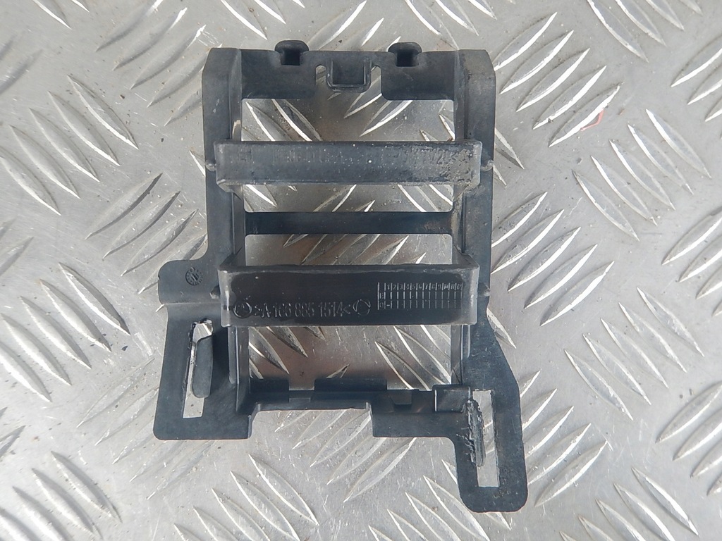 фото №1, Mercedes gl amg 166 w166 x166 ліва кронштейн радара a1668851514 оригінал