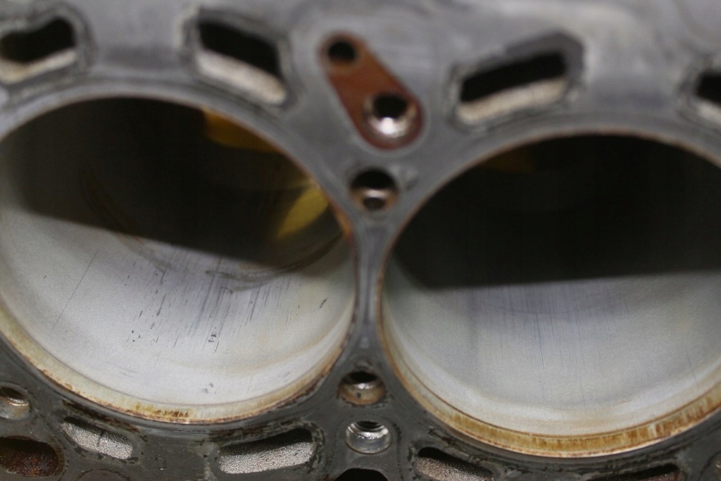 фото №5, Блок двигателя na stolik bfm a8 d3 4.2 v8