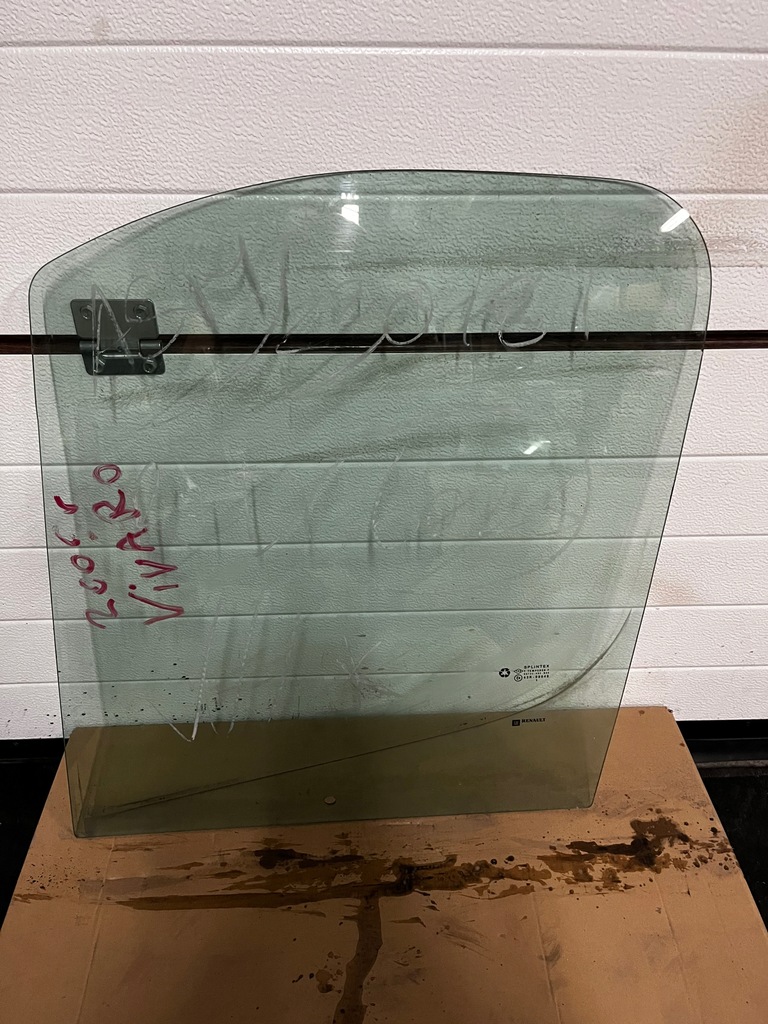 фото №1, Стекло передняя левая renault trafic vivaro 2005