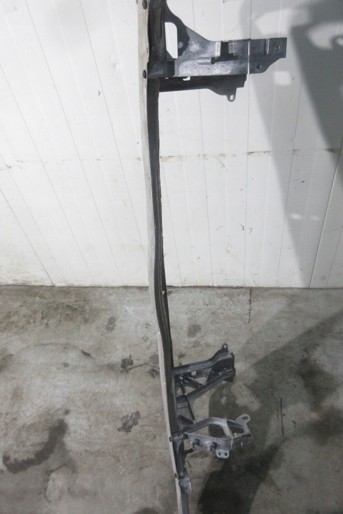 фото №8, Mercedes c-klasa w205 pas передний