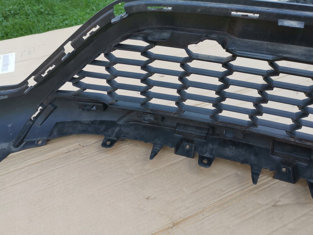 фото №13, Dacia sandero iii stepway решётка бампера средняя накладка бампера перед