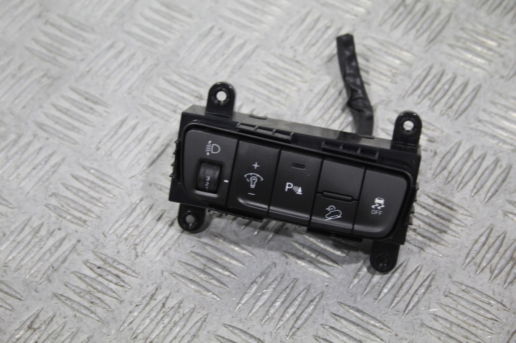 фото №1, Переключатели консоли hyundai kona lift 3v71d1-1000
