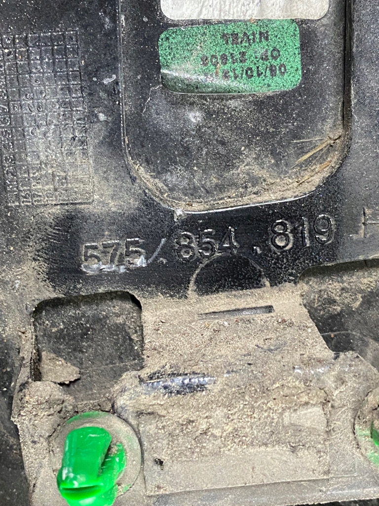 Seat ateca 16- крыло  передний левое  + молдинг с Разборки