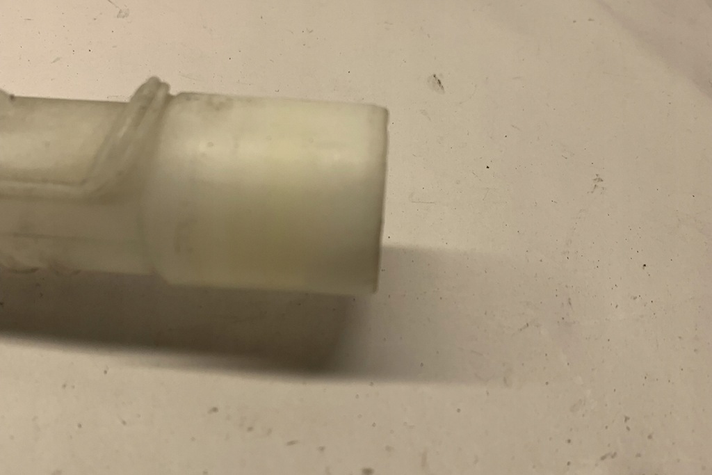 фото №8, Заливна горловина бака омивача chevrolet camaro 13227300 3.6l бензиновий 250kw