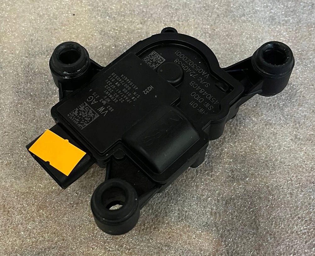 фото №1, Клапан управляющий audi 8b3963375a