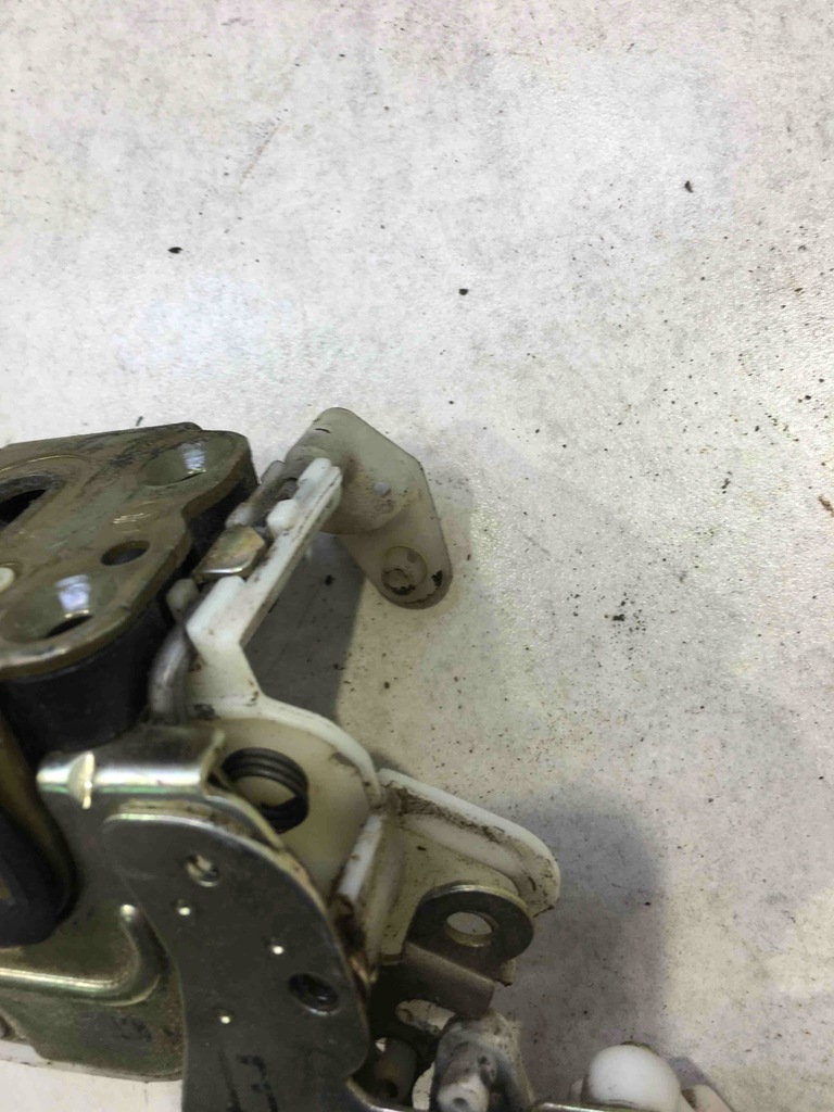 фото №8, Замок дверь правый передний terrano ii 8055291l60